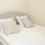 דירה Cozy & Functional By The Opera וארנה