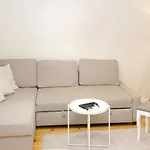 Cozy & Functional By The Opera