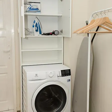 Cozy & Functional By The Opera Appartement