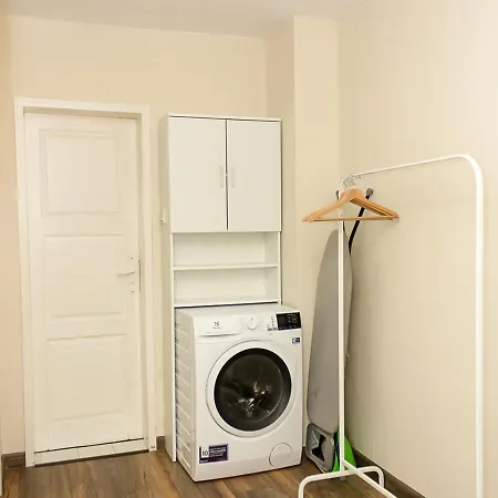 Cozy & Functional By The Opera וארנה