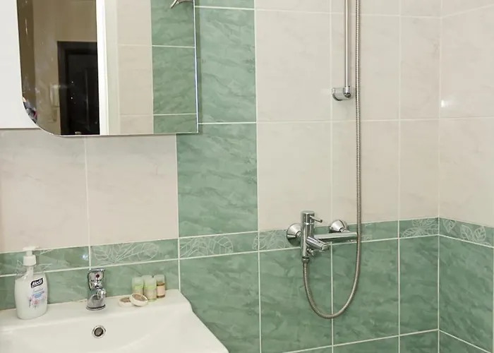 Cozy & Functional By The Opera